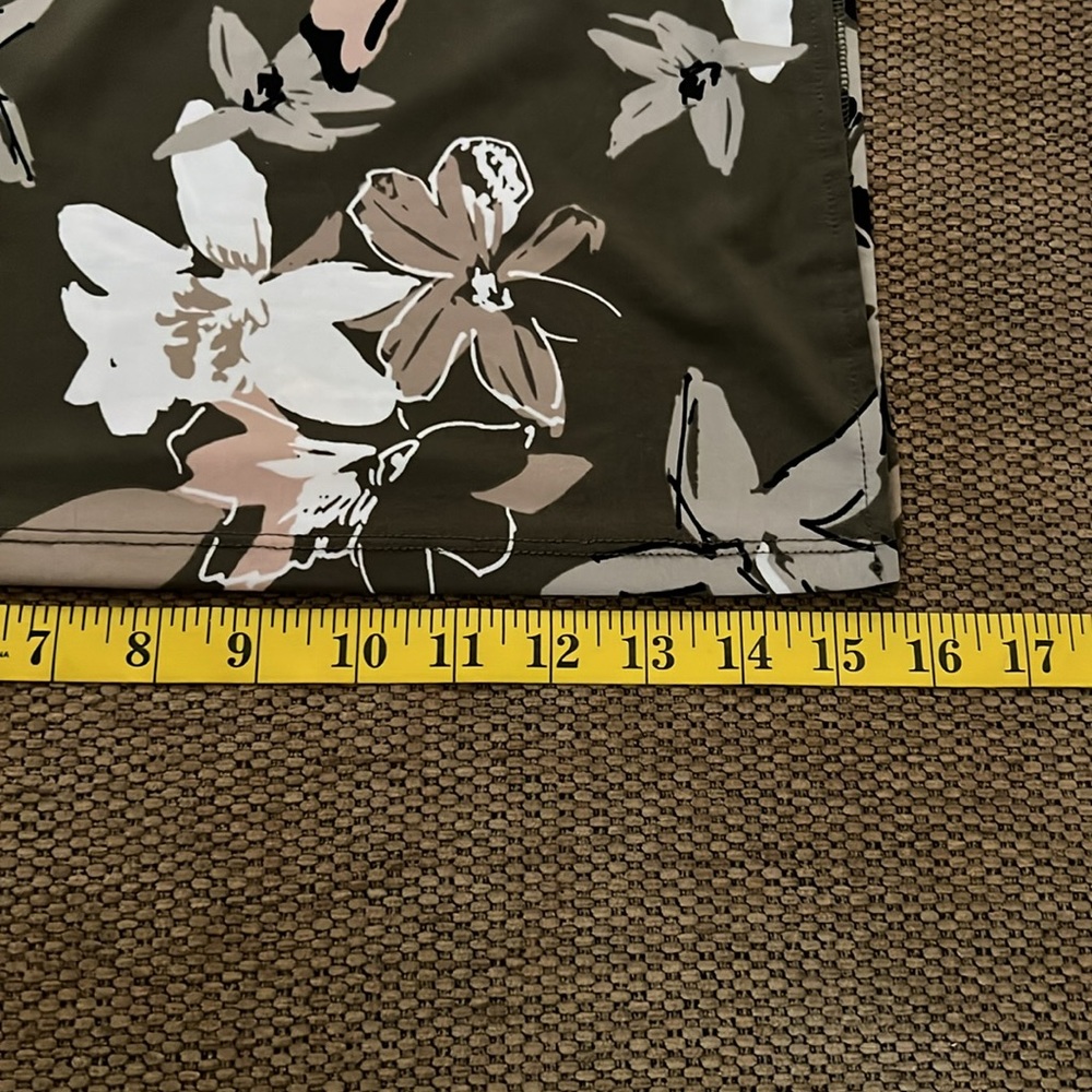 By Giuliani Floral Jumpsuit in Olive and Pink with pockets faux wrap size L - Picture 12 of 12